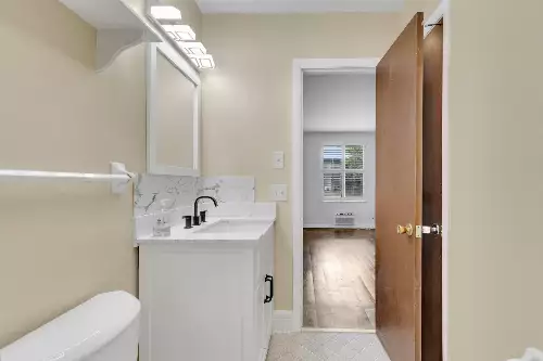 2601 Hillsboro Pike, Nashville, TN  37212