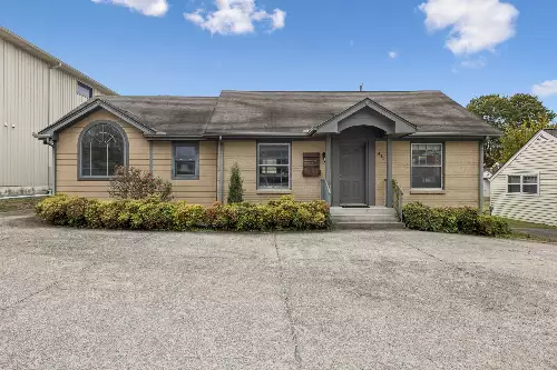 413 E Iris Dr, Nashville, TN  37204