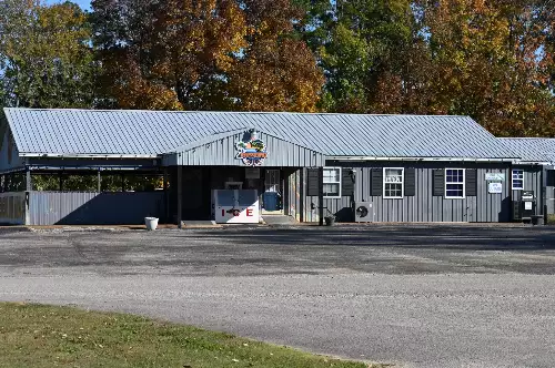 388 Yarbro Harbor Dr, Decaturville, TN  38329