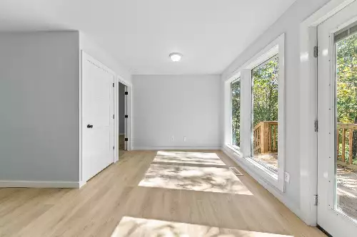 8240 Charlie Brown Rd, Centerville, TN  37033