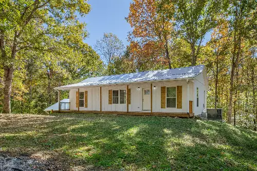 8240 Charlie Brown Rd, Centerville, TN  37033