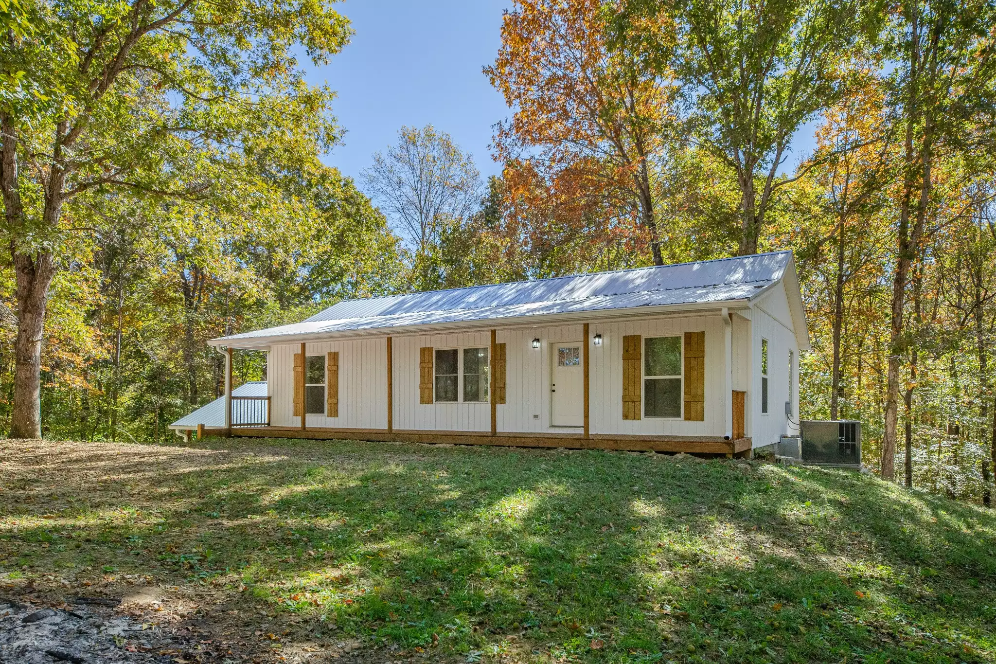 8240 Charlie Brown Rd, Centerville, TN  37033