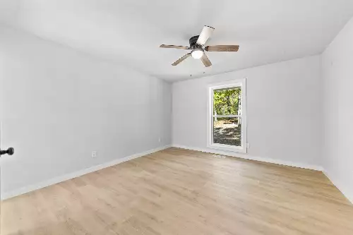 8240 Charlie Brown Rd, Centerville, TN  37033