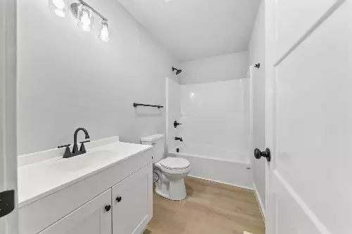 8240 Charlie Brown Rd, Centerville, TN  37033