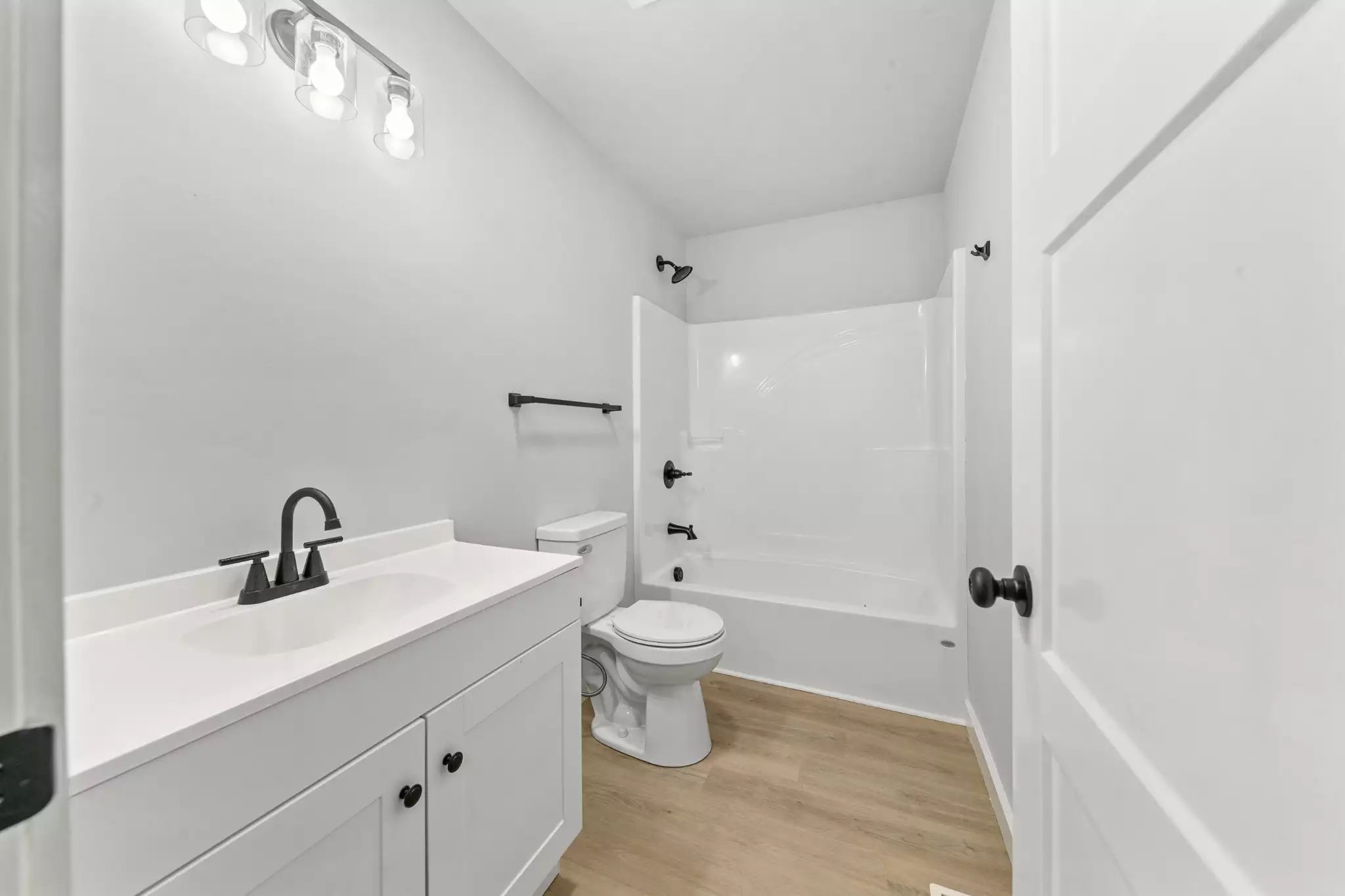 8240 Charlie Brown Rd, Centerville, TN  37033