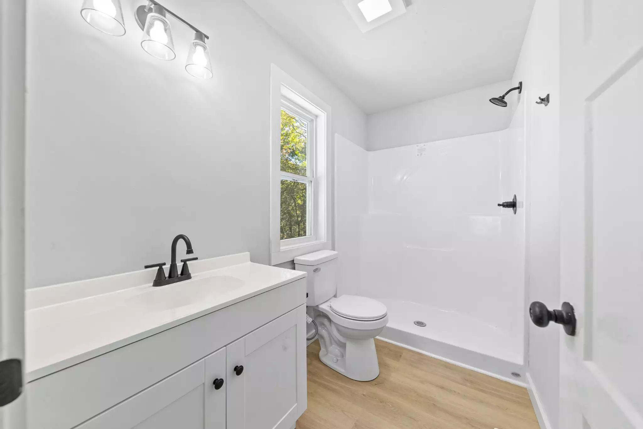 8240 Charlie Brown Rd, Centerville, TN  37033