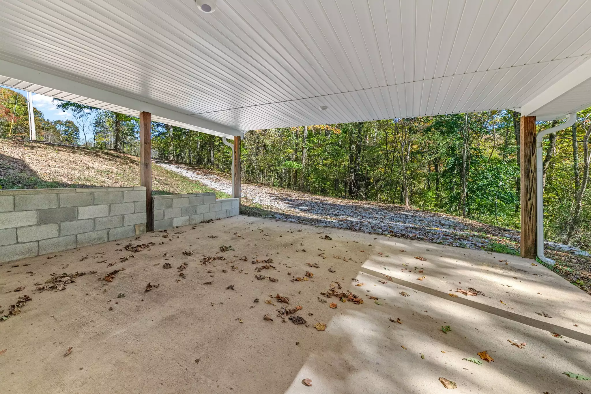 8240 Charlie Brown Rd, Centerville, TN  37033