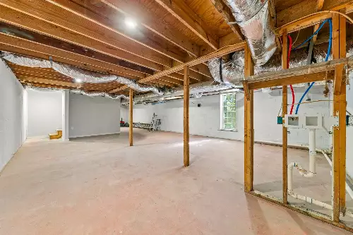 8240 Charlie Brown Rd, Centerville, TN  37033