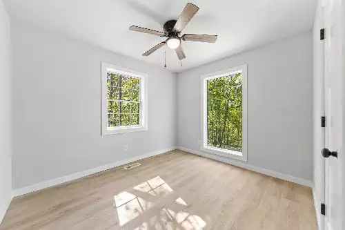 8240 Charlie Brown Rd, Centerville, TN  37033