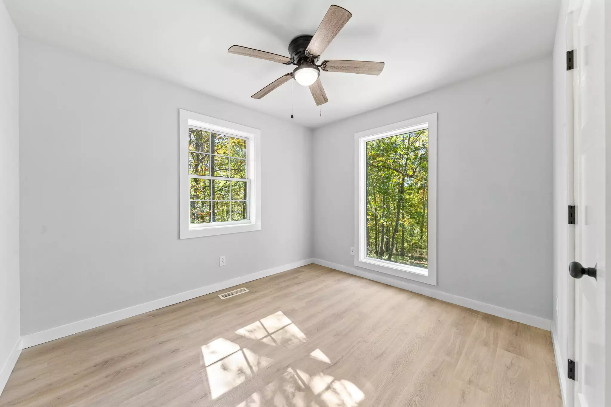 8240 Charlie Brown Rd, Centerville, TN  37033