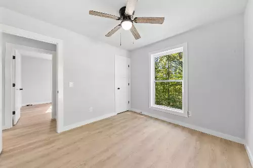 8240 Charlie Brown Rd, Centerville, TN  37033