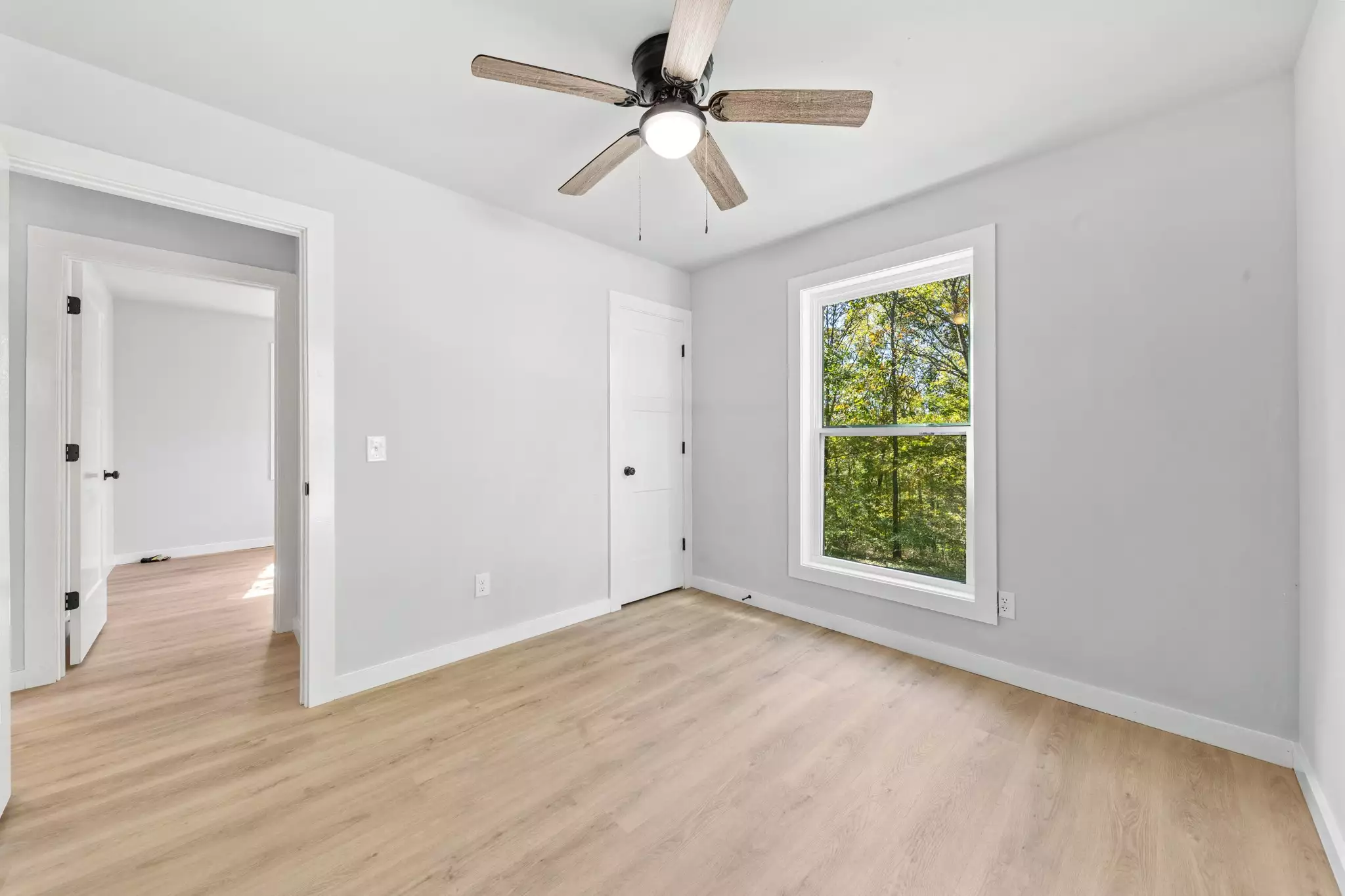 8240 Charlie Brown Rd, Centerville, TN  37033