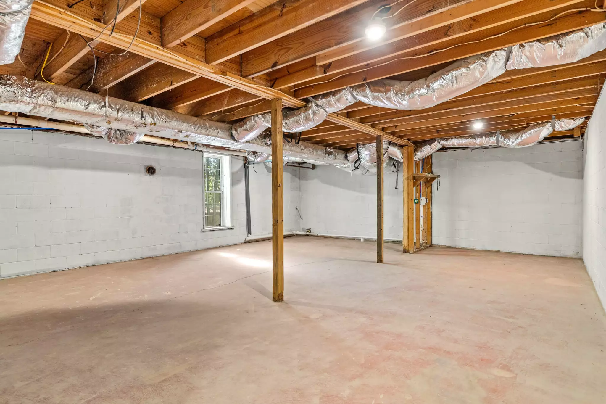 8240 Charlie Brown Rd, Centerville, TN  37033