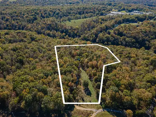 8240 Charlie Brown Rd, Centerville, TN  37033