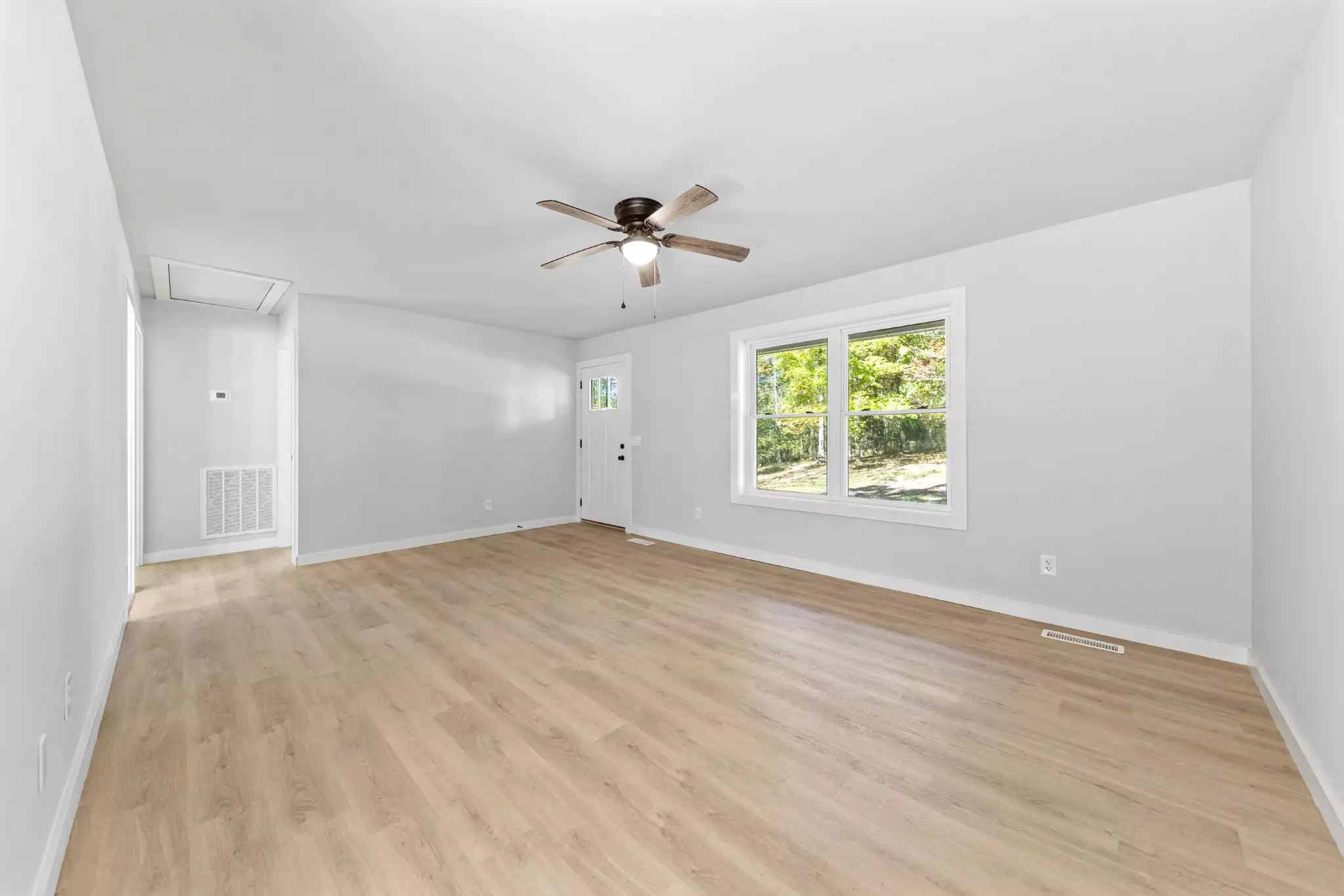 8240 Charlie Brown Rd, Centerville, TN  37033