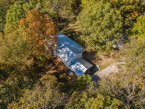 8240 Charlie Brown Rd, Centerville, TN  37033