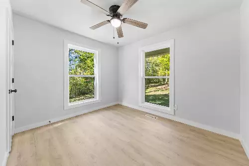 8240 Charlie Brown Rd, Centerville, TN  37033