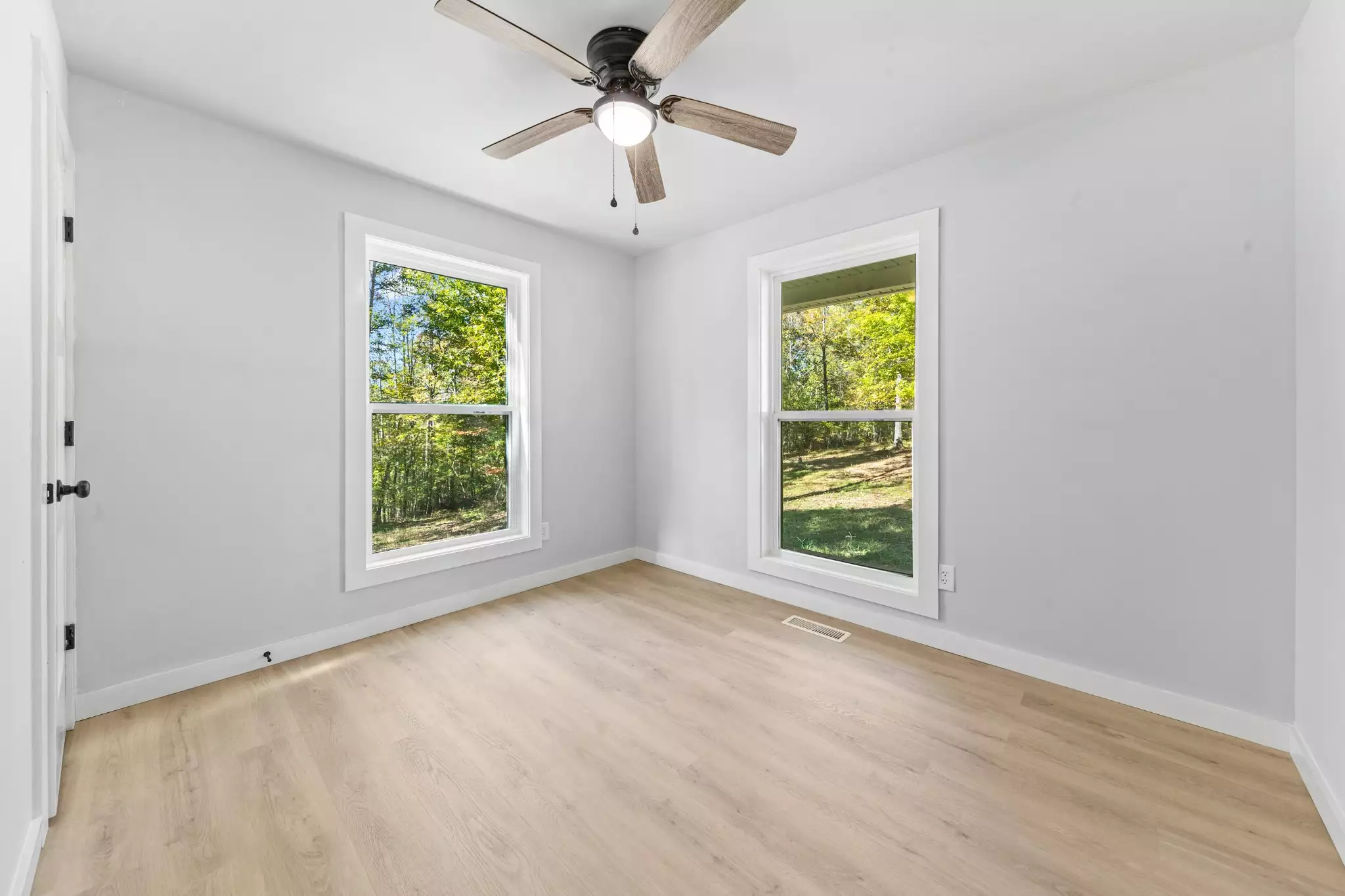 8240 Charlie Brown Rd, Centerville, TN  37033