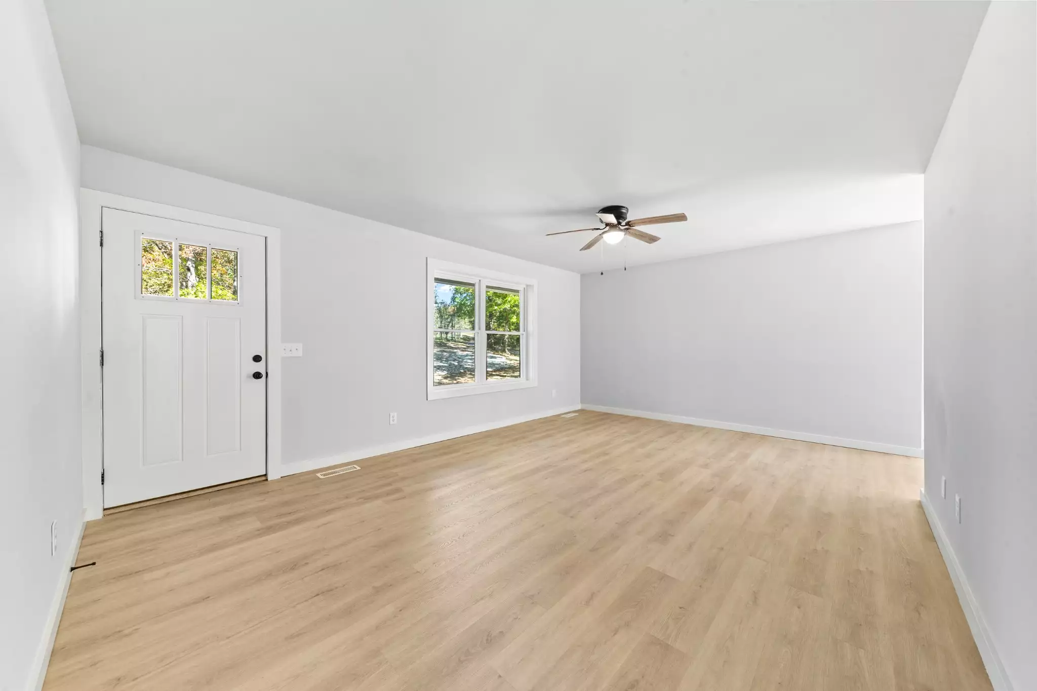 8240 Charlie Brown Rd, Centerville, TN  37033