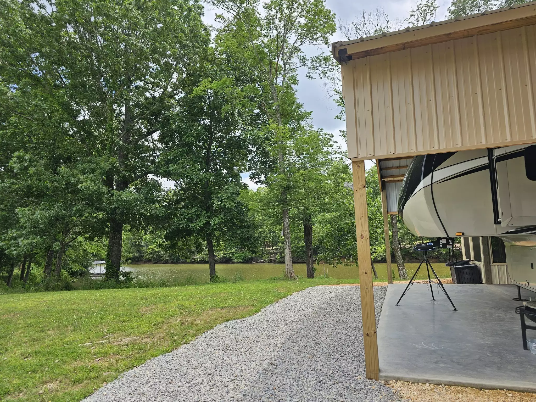 368 Duck Blind Rd, Clifton, TN  38425