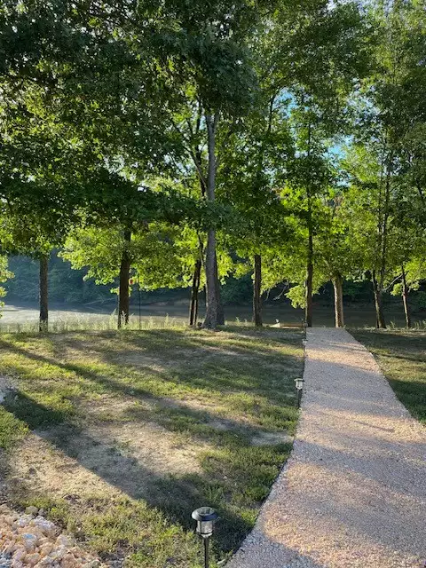 368 Duck Blind Rd, Clifton, TN  38425