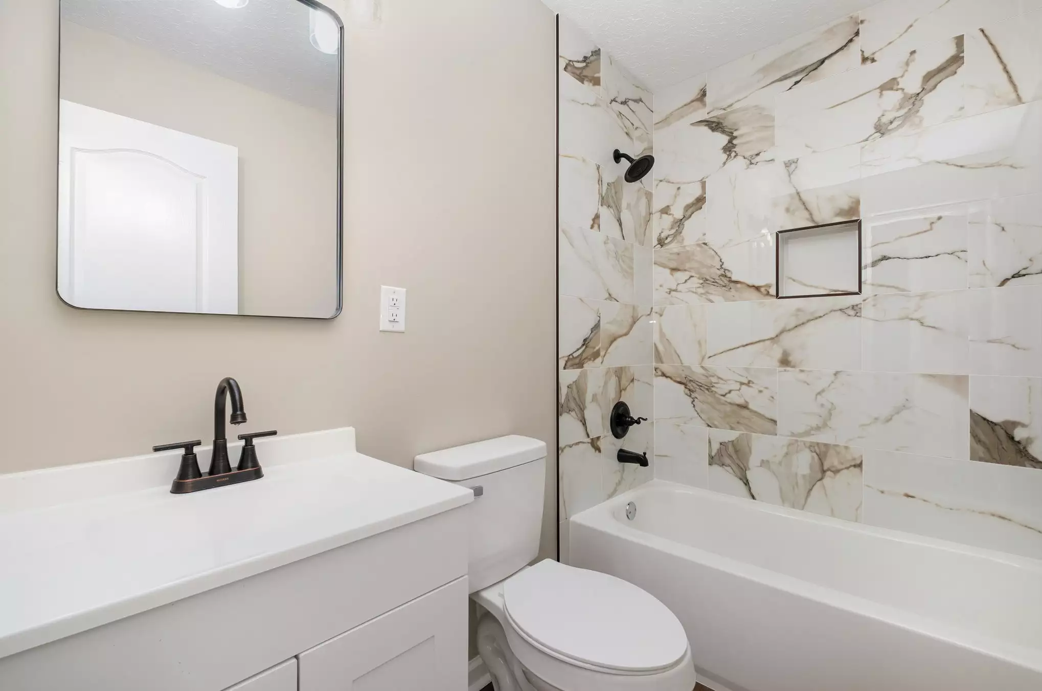 645 Airport Rd, Portland, TN  37148