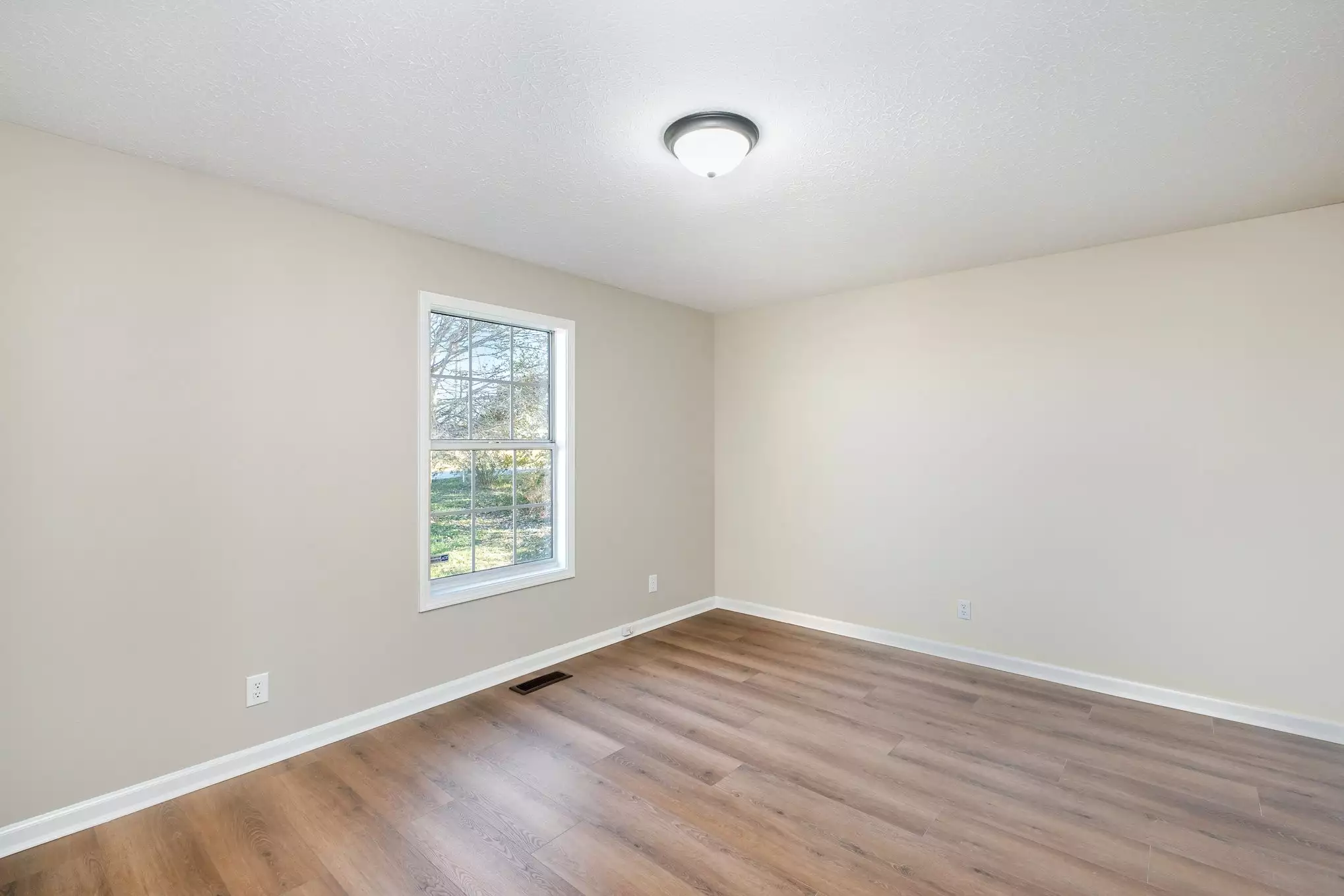 645 Airport Rd, Portland, TN  37148