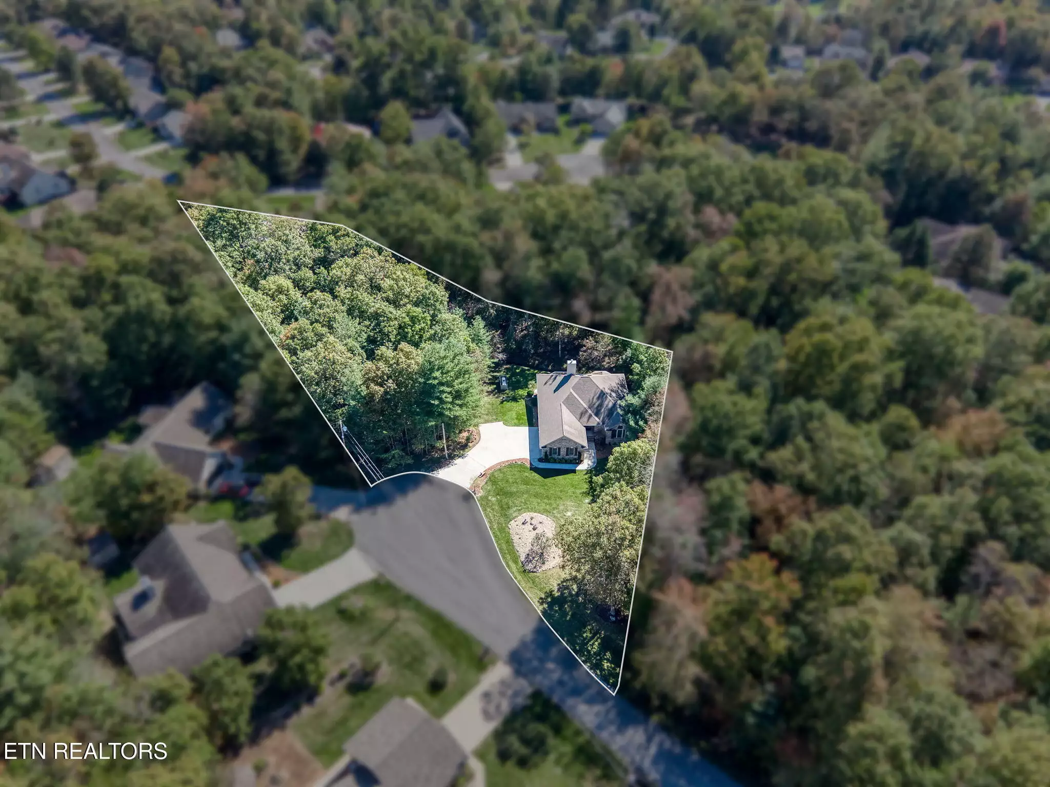 14 Holly Court, Crossville, TN  38558