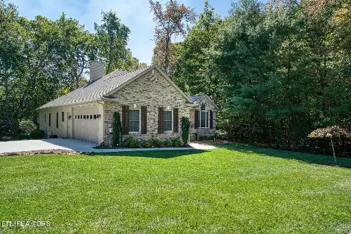 14 Holly Court, Crossville, TN  38558