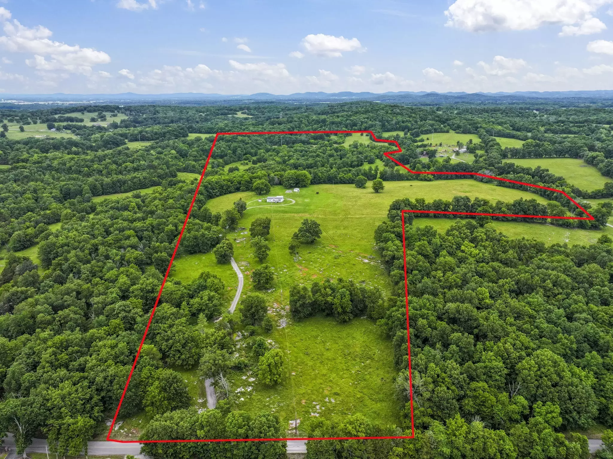 439 Philippi Road, Wartrace, TN  37183