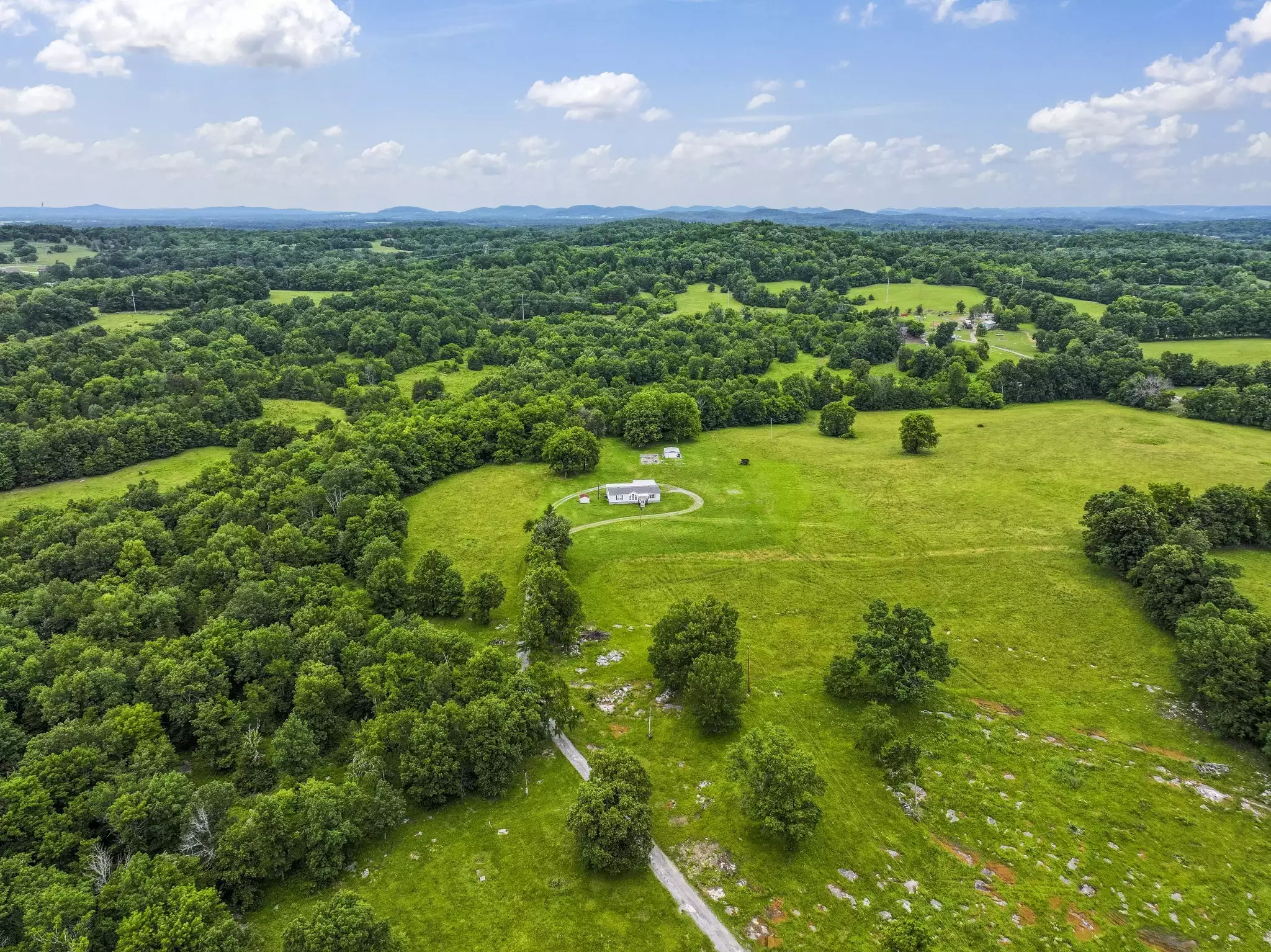 439 Philippi Road, Wartrace, TN  37183