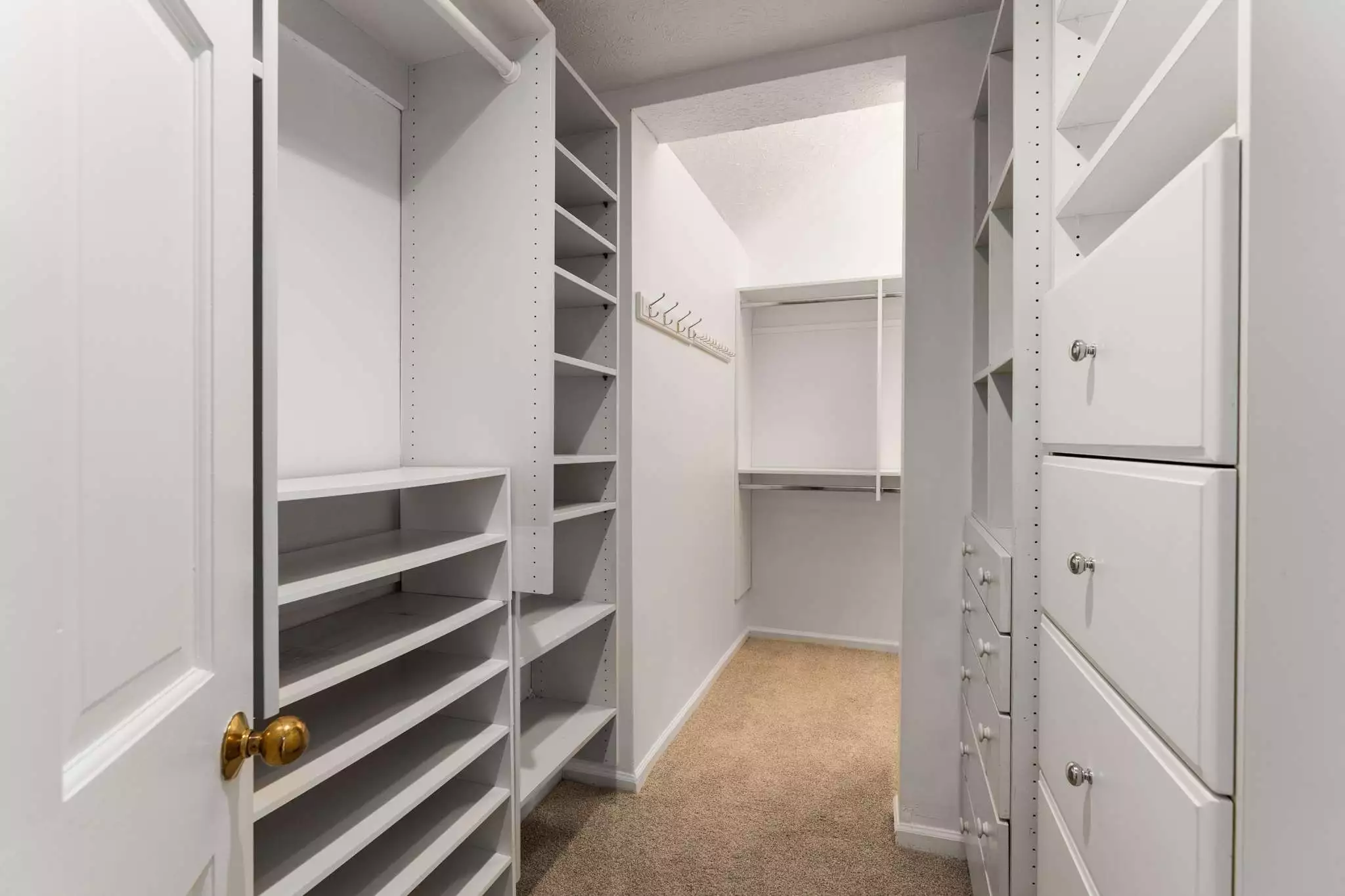 8475 McCrory Ln, Nashville, TN  37221