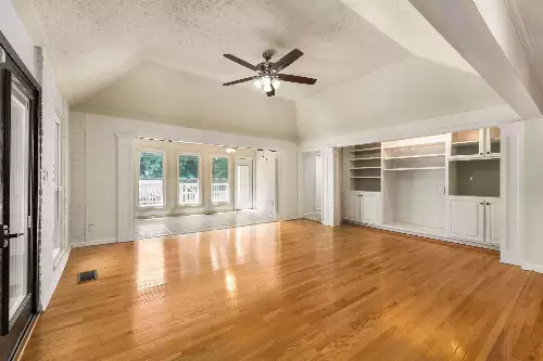 8475 McCrory Ln, Nashville, TN  37221