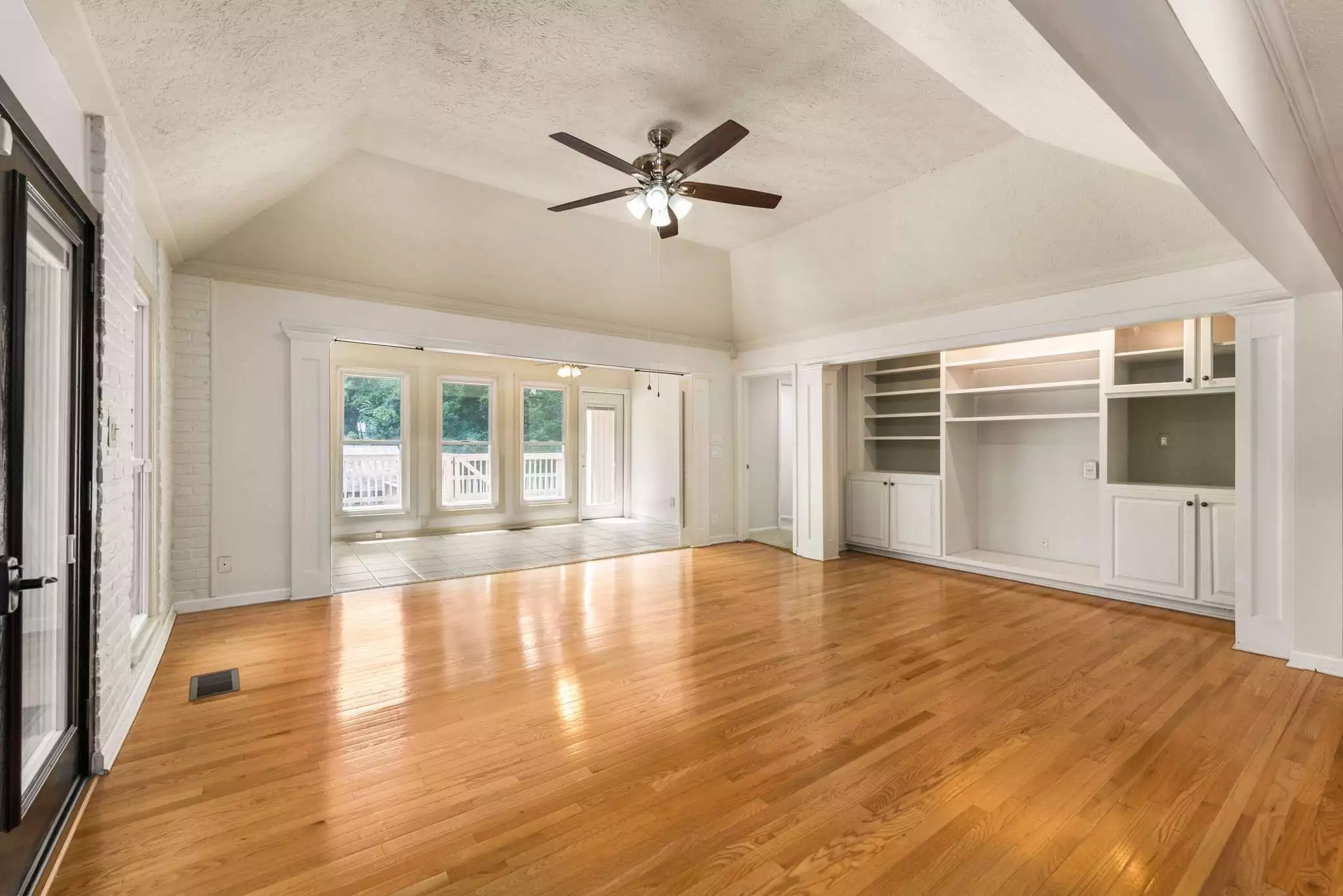 8475 McCrory Ln, Nashville, TN  37221