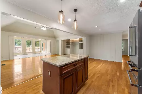 8475 McCrory Ln, Nashville, TN  37221