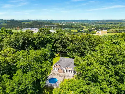 8475 McCrory Ln, Nashville, TN  37221