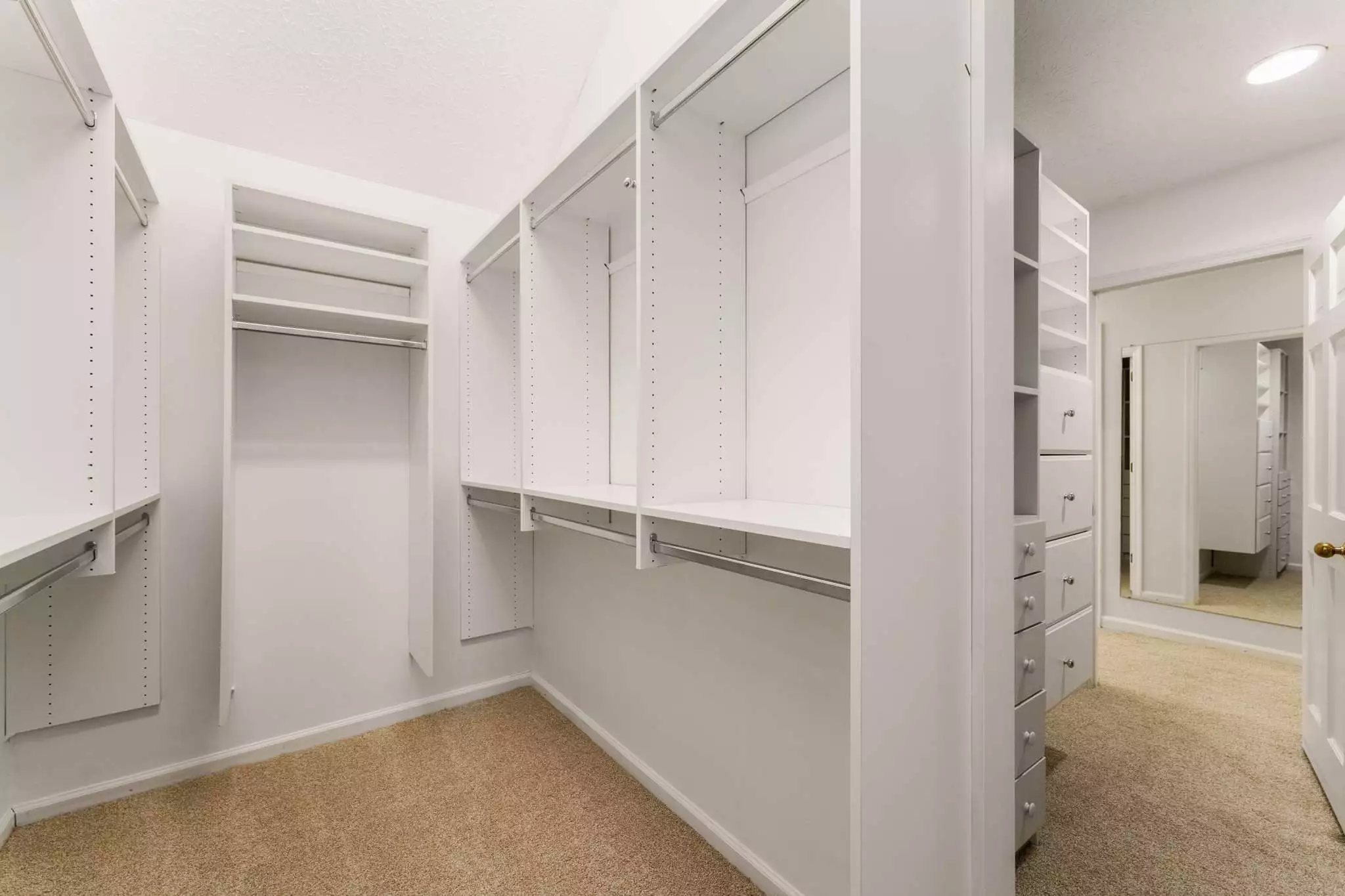 8475 McCrory Ln, Nashville, TN  37221