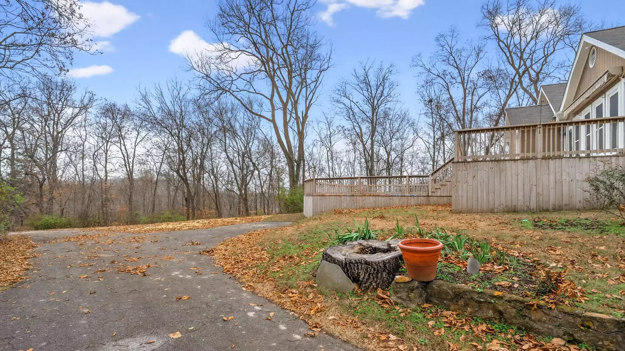 8475 McCrory Ln, Nashville, TN  37221