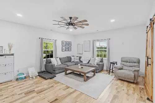 607 Old Columbia Rd, Unionville, TN  37180