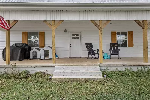 607 Old Columbia Rd, Unionville, TN  37180