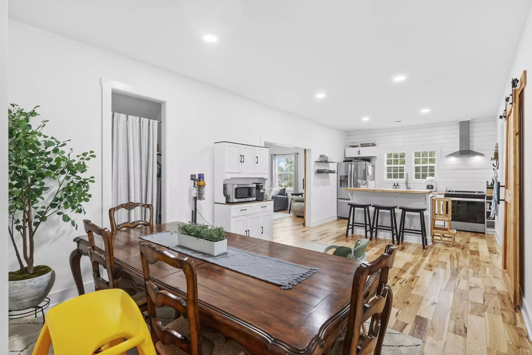 607 Old Columbia Rd, Unionville, TN  37180