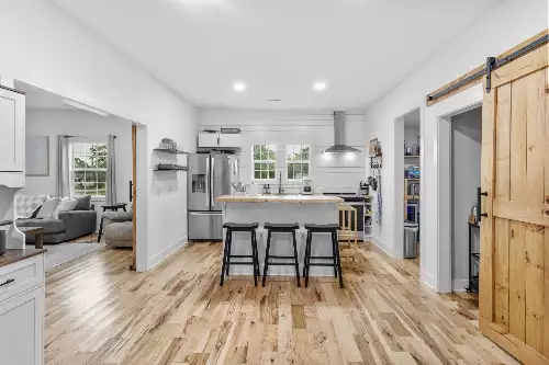 607 Old Columbia Rd, Unionville, TN  37180