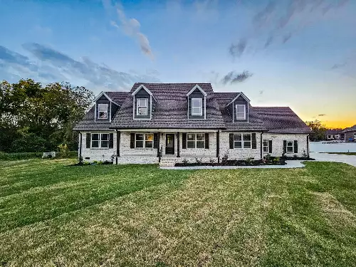 607 Apple Blossom Trl, Shelbyville, TN  37160