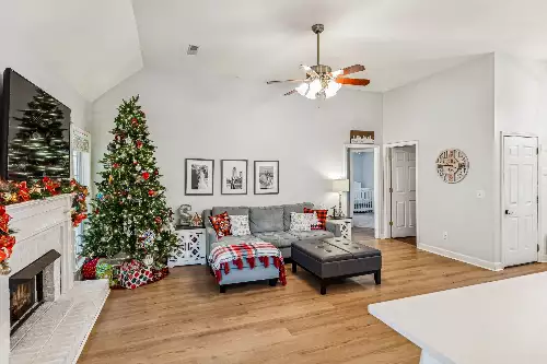 2713 Aston Woods Ln, Thompsons Station, TN  37179