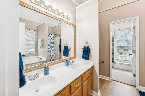 2713 Aston Woods Ln, Thompsons Station, TN  37179