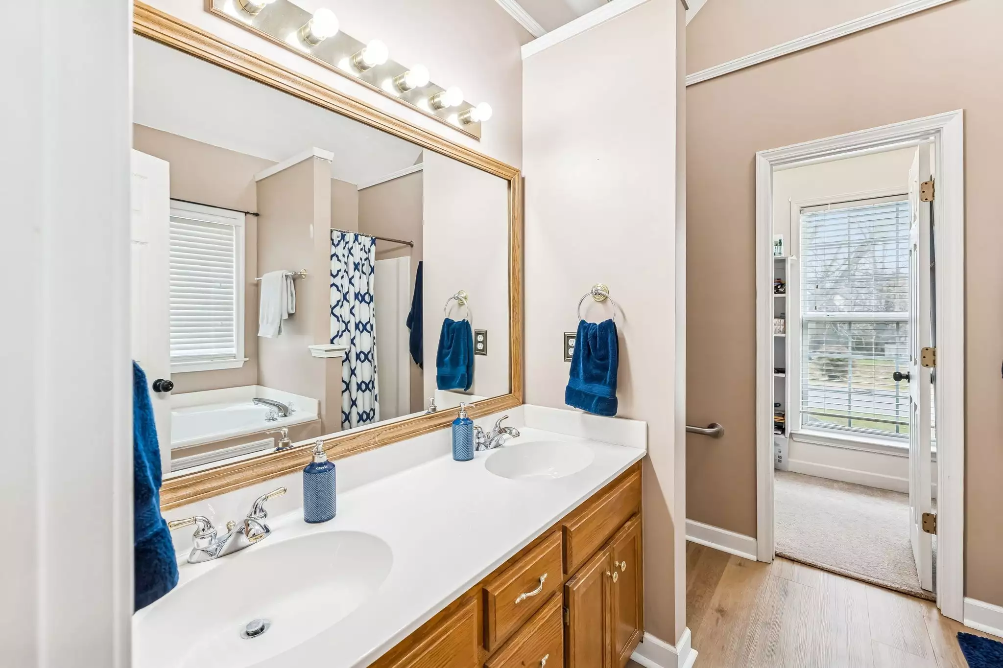 2713 Aston Woods Ln, Thompsons Station, TN  37179