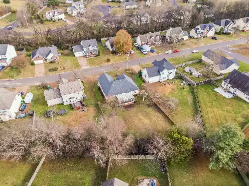 2713 Aston Woods Ln, Thompsons Station, TN  37179