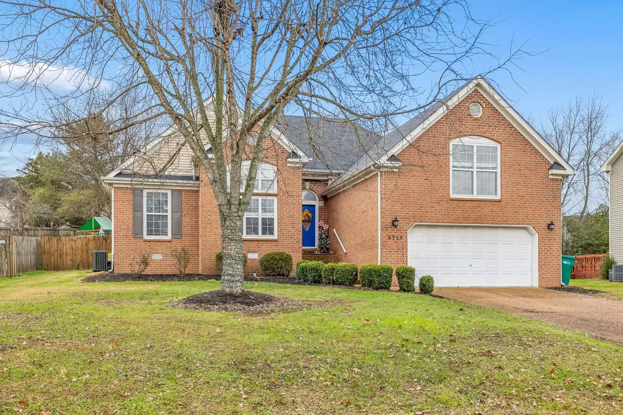 2713 Aston Woods Ln, Thompsons Station, TN  37179