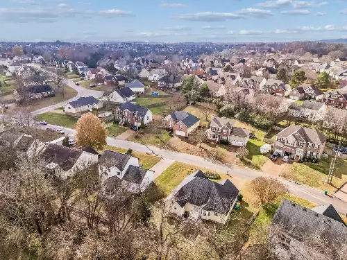 2713 Aston Woods Ln, Thompsons Station, TN  37179