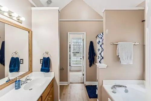 2713 Aston Woods Ln, Thompsons Station, TN  37179